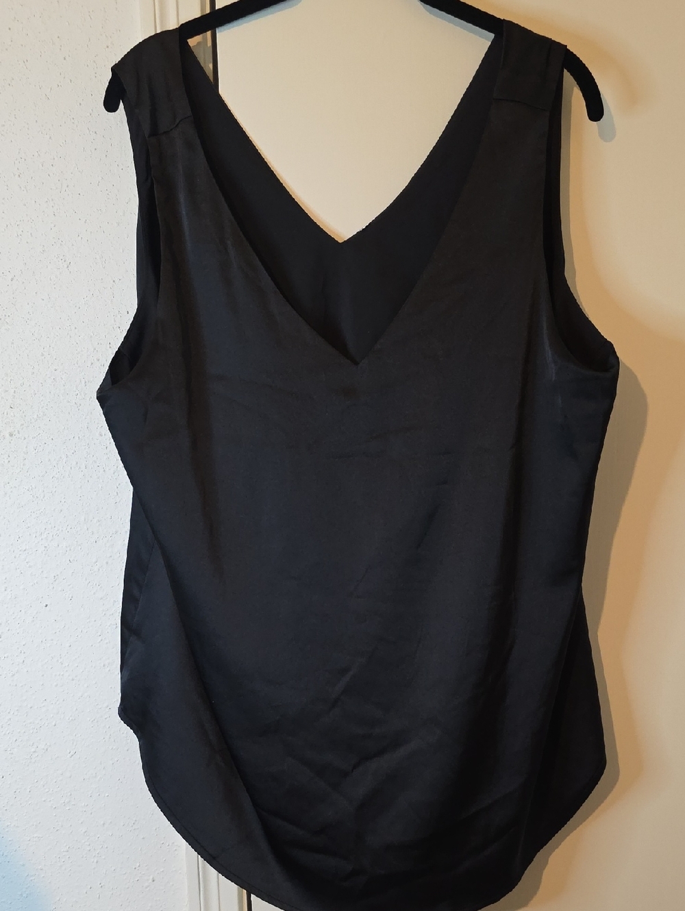 Women’s Black V-Neck Sleeveless Top